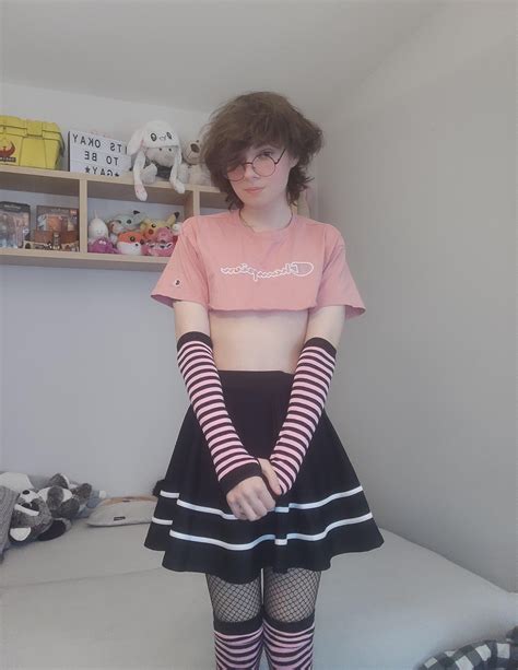 hung femboy|Hung Femboy (u/Thehungfemboy)